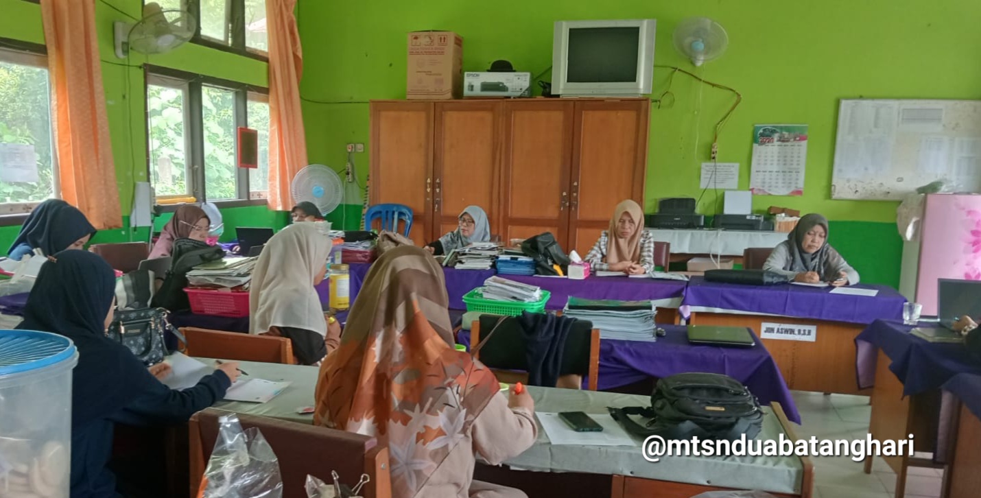Matangkan Persiapan Hadapi Semester Genap, MTsN 2 Batanghari Gelar Rapat