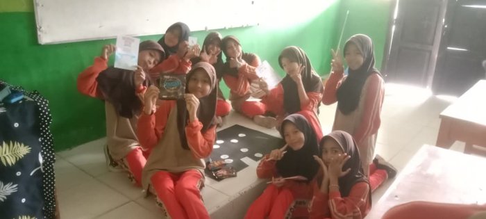 Pembuatan Mading Kelas Hidupkan Kreativitas dan Literasi Siswa