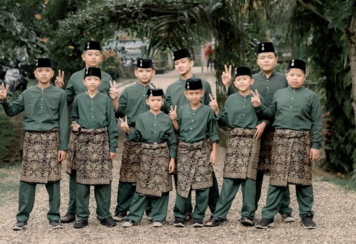 Banggakan Madrasah, Kompangan MTsN 2 Batang Hari Unjuk Kebolehan di Hadapan Ibu Gubernur Jambi