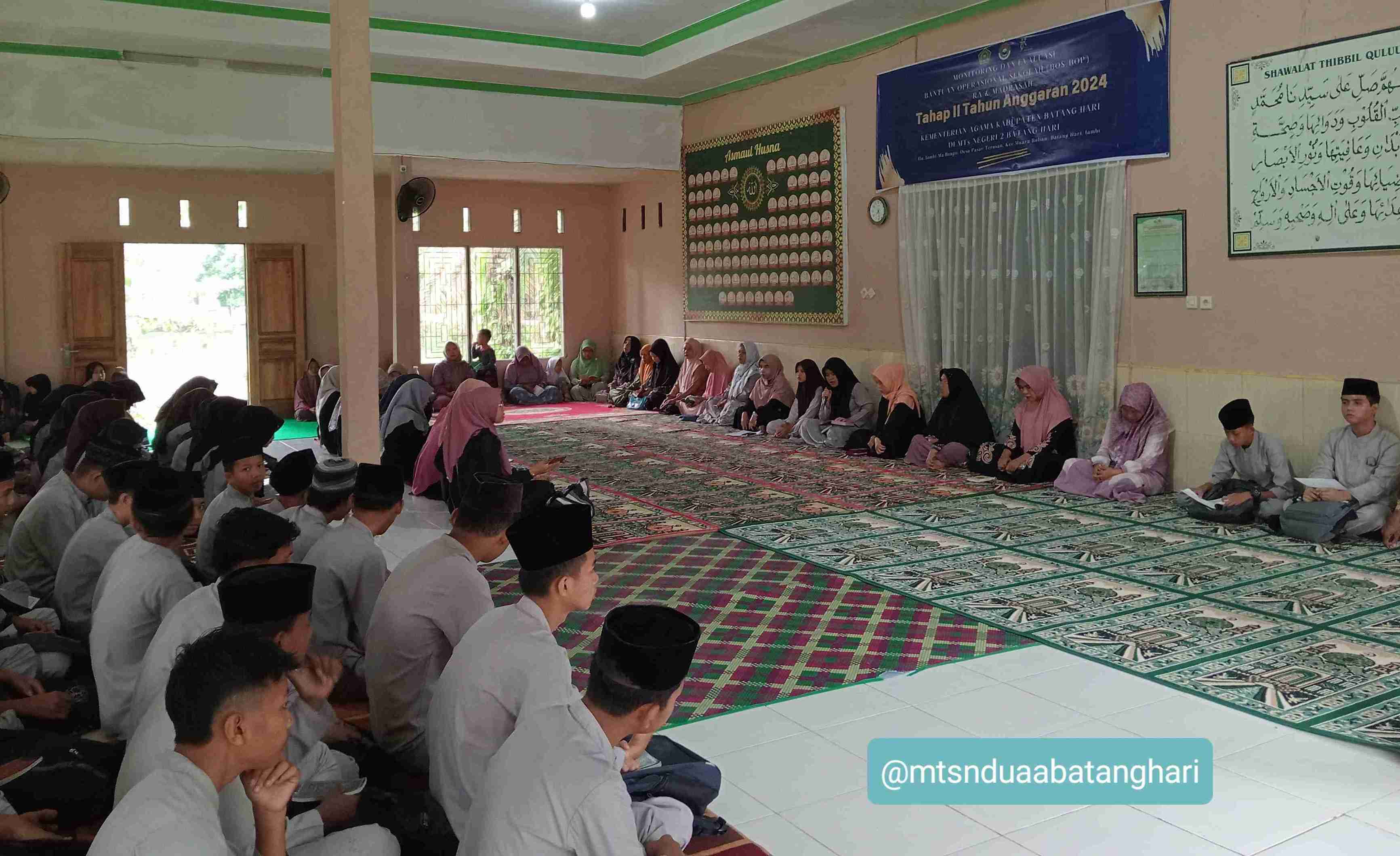 Eratkan Silaturahmi, MTsN 2 Batanghari Undang Wali Siswa Ikuti Yasinan