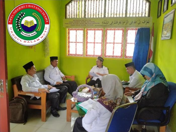 Kunjungan Tim Pengawas dari Kantor Kementerian Agama Kabupaten Batang Hari dalam Rangka Bimbingan Induksi Guru Pemula Ke MTs Negeri 2 Batang Hari