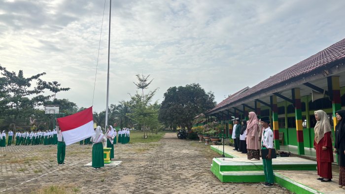 MTsN 2 Batang Hari Laksanakan Upacara Bendera Perdana di Semester Genap T.A 2025/2026