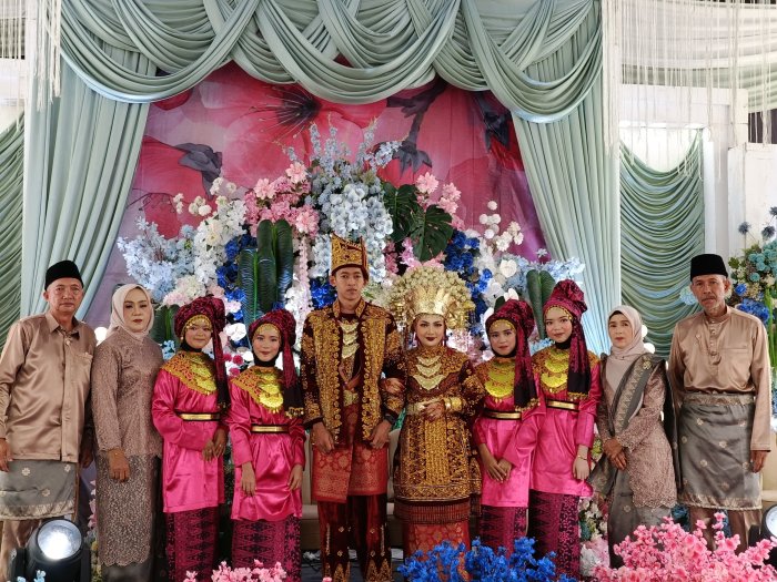 Duta Seni Madrasah Beraksi, Tim Tari dan Kompangan MTsN 2 Batang Hari Tampil Memesona di Pasar Terusan Duta Seni Madrasah Beraksi, Tim Tari dan Kompangan MTsN 2 Batang Hari Tampil Memesona di Pasar Terusan