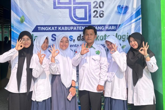 Tiga Sesi, Tiga Mata Pelajaran: Murid MTsN 2 Batang Hari Tunjukkan Semangat Berkompetisi di OMI 2026