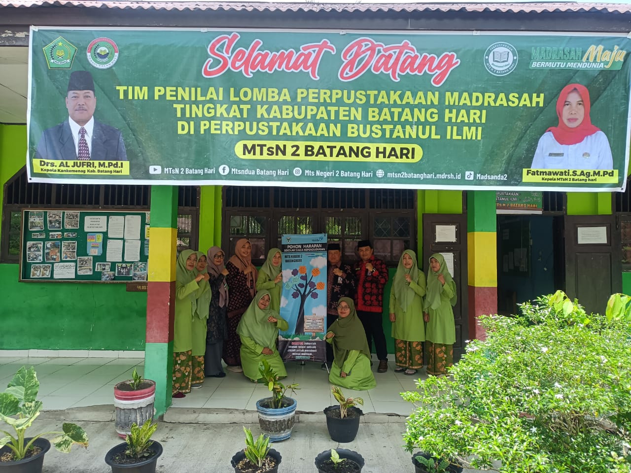 Tim Penilai Lomba Perpustakaan Madrasah Kunjungi Perpustakaan Bustanul Ilmi MTsN 2 Batanghari 