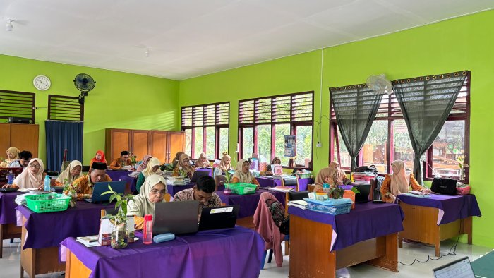 Rapat Rutin Bulanan Perdana bersama KAUR TATA USAHA MTsN 2 Batang Hari