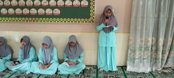 Tanamkan Akhlakul Karimah, Deca Ana Tasya Sampaikan Kultum tentang Pentingnya Menghormati Orang Tua Tanamkan Akhlakul Karimah, Deca Ana Tasya Sampaikan Kultum tentang Pentingnya Menghormati Orang Tua