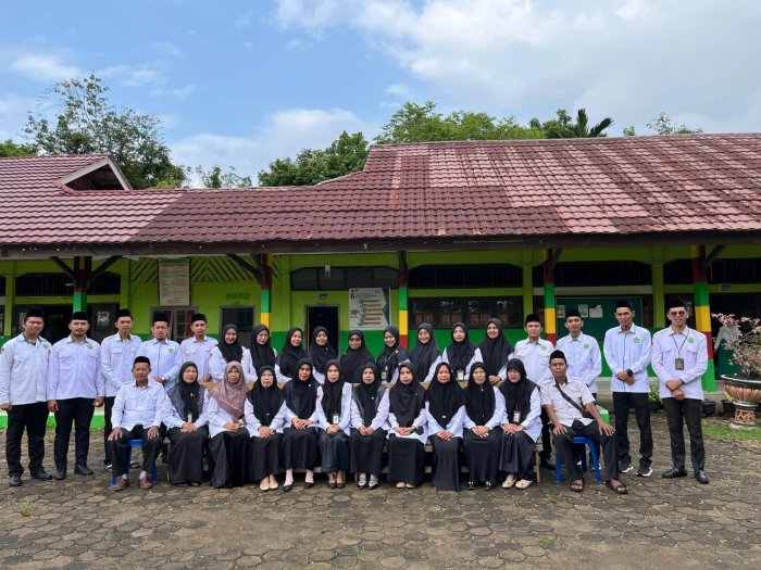 Hari Pertama Masuk Pasca Libur Lebaran, Guru dan Siswa MTsN 2 Batang Hari Kembali dengan Semangat Baru