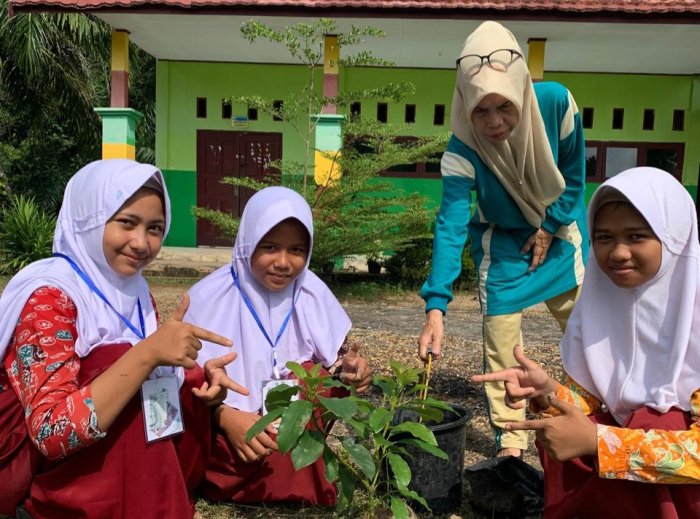 Gerakan Menanam Tutup Rangkaian MATAMUDA MTsN 2 Batang Hari Tahun Ajaran 2026/2027