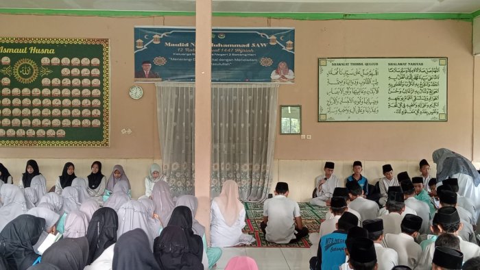 Pembiasaan Madrasah, Pembacaan Tahlil Jumat Pagi