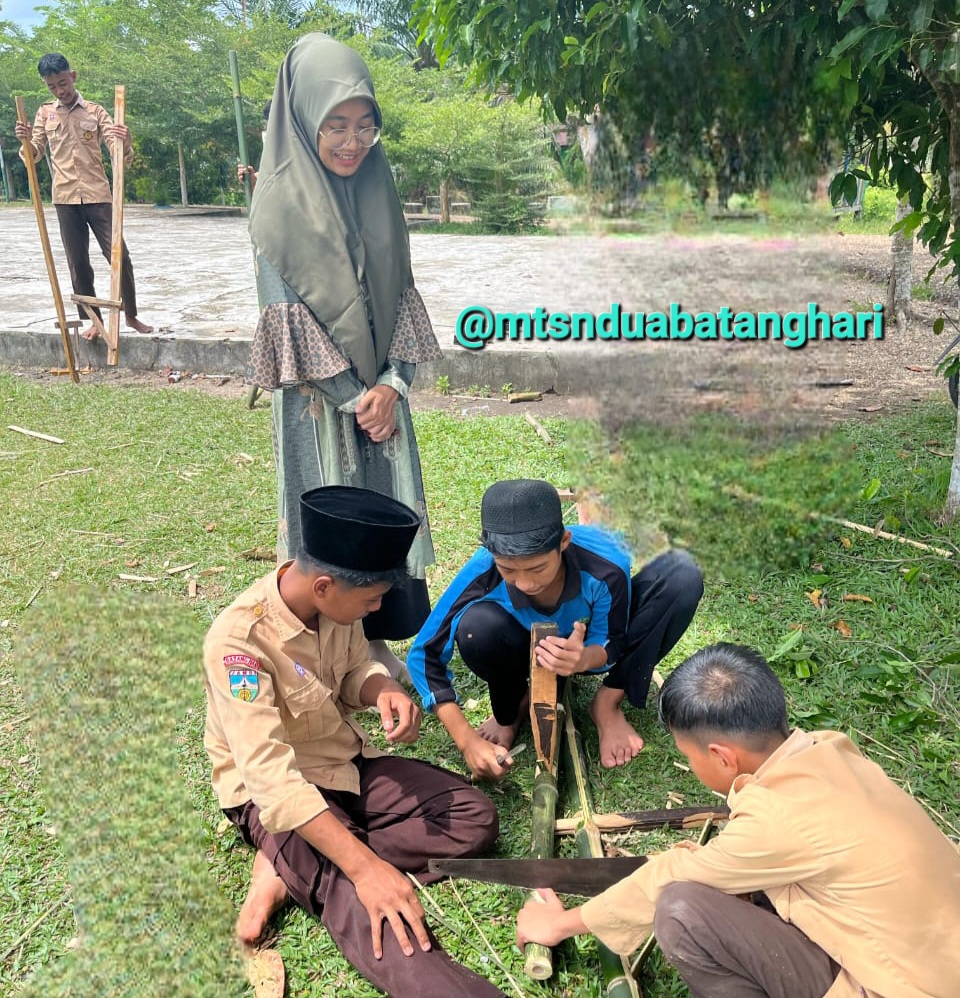 Tanamkan Rasa Bangga Terhadap Kearifan Lokal, MTsN 2 Batanghari Usung Tema Permainan Tradisional Egrang dalam P5PPRA