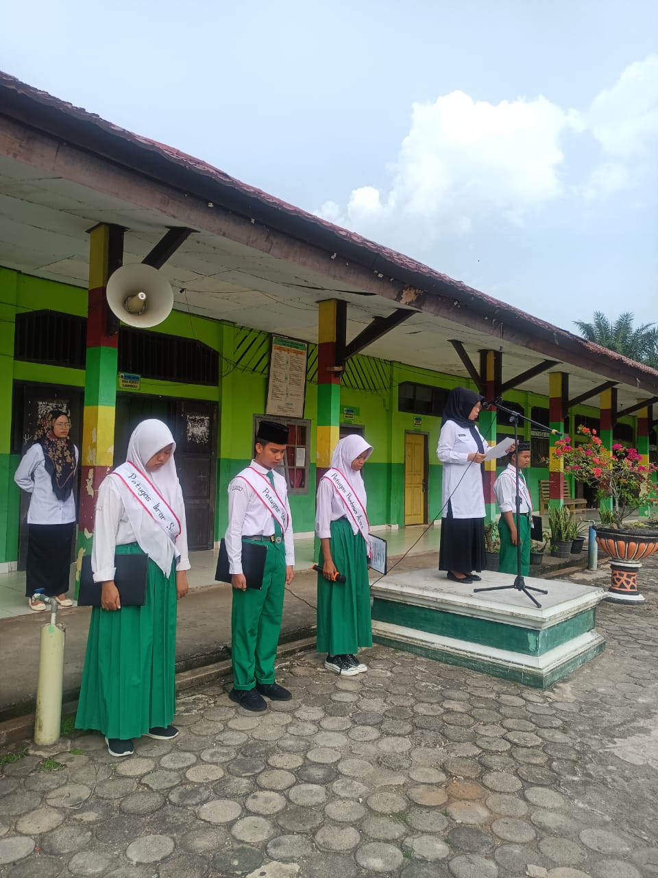 MTsN 2 Batanghari Gelar Upacara Peringatan Hari Sumpah Pemuda ke-96