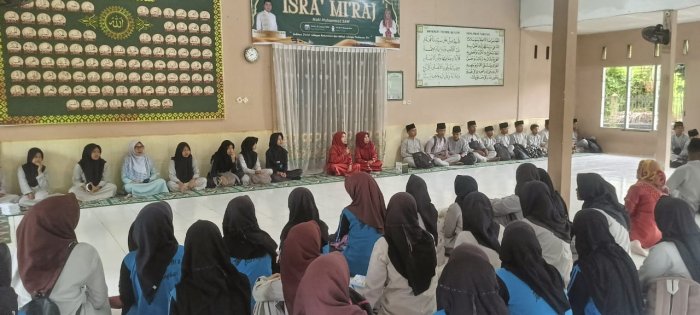 Jumat Berkah, MTsNegeri 2 Batang Hari Gelar Yasinan Bersama