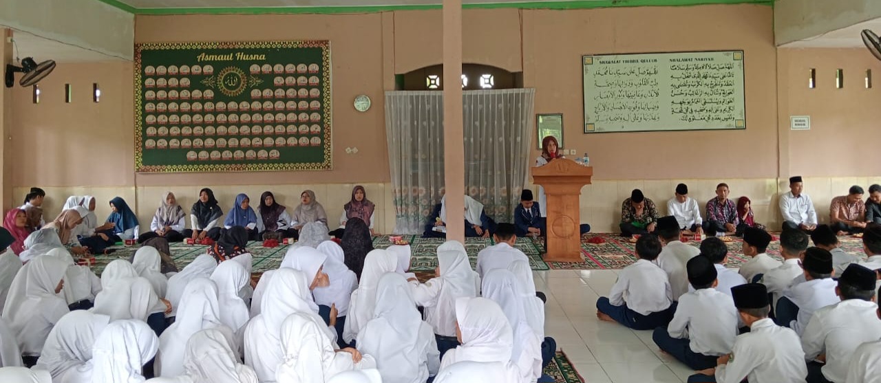 Gelar Peringatan Isra Miraj 1446 H, MTsN 2 Batanghari Usung Tema Terkait Kualitas Salat dan Akhlak