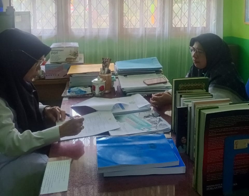 Supervisi Administrasi Perangkat Pembelajaran, Kepala MTsN 2 Batanghari Ingin Tingkatkan Kinerja Guru
