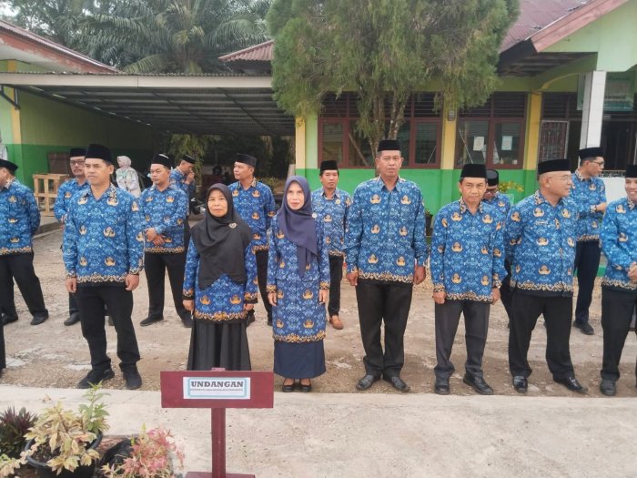 Semangat Pancasila Menggema, MTsN 2 Batang Hari Hadiri Upacara Bersama Kemenag Batang Hari