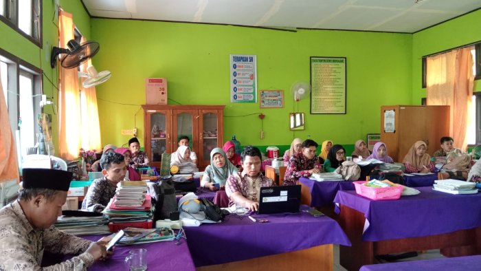 Rapat Tindak Lanjut MTsN 2 Batang Hari Bahas Implementasi Program Kemenag,Evaluasi GTK,Program ASRI dan Zona Integritas