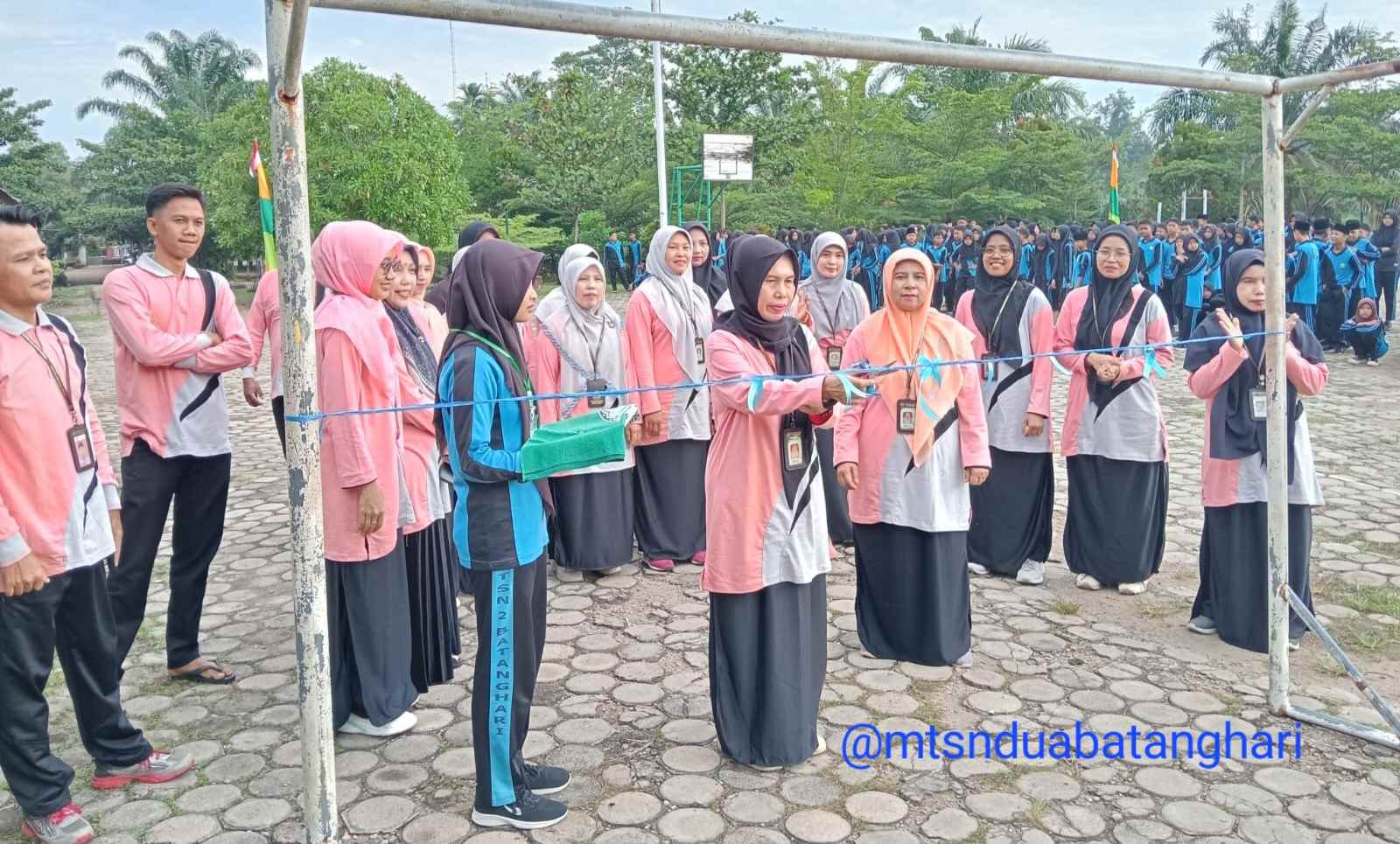 Latih Sportivitas dan Kembangkan Bakat Siswa, MTsN 2 Batanghari Gelar Ajang Class Meeting