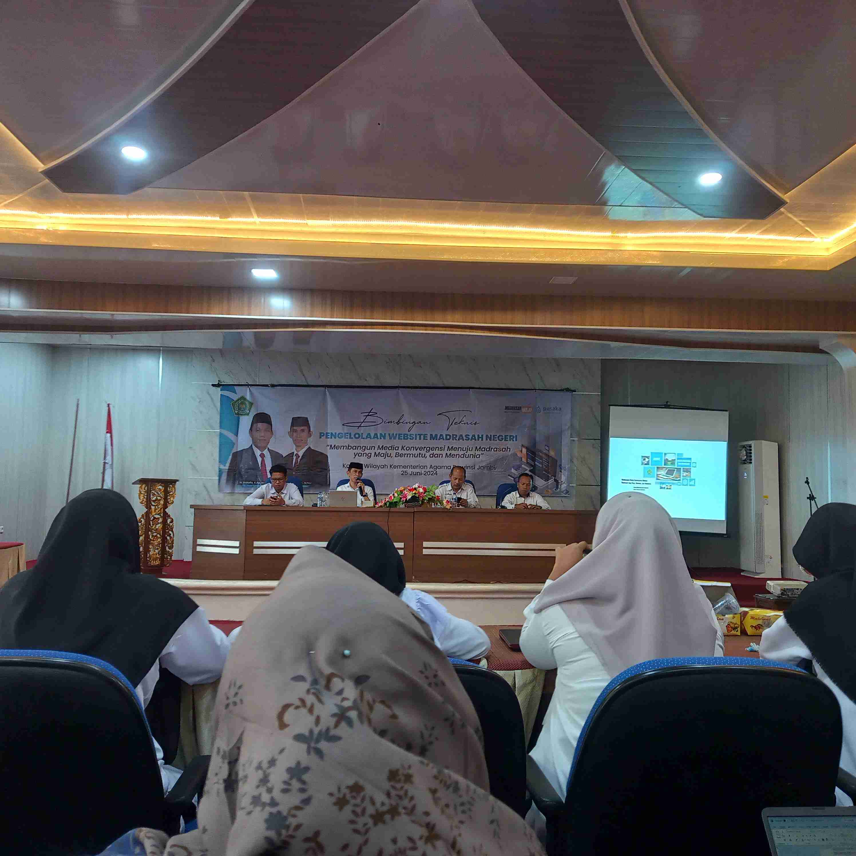 Hadiri Bimtek Pengelolaan Website Madrasah, Ini yang Disampaikan Kakanwil