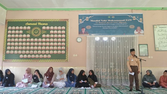 Lomba Pidato Semarakkan Peringatan Bulan Bahasa di MTs Negeri 2 Batang Hari