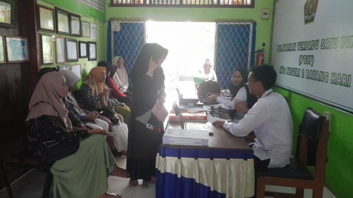 Jaga Kualitas Pelayanan, MTsN 2 Batang Hari Tetap Aktif di Masa Libur Semester