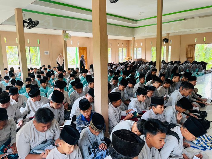 Jumat Pagi yang Penuh Berkah di MTs Negeri 2 Batang Hari: Yasin, Doa, dan Tausiyah Inspiratif