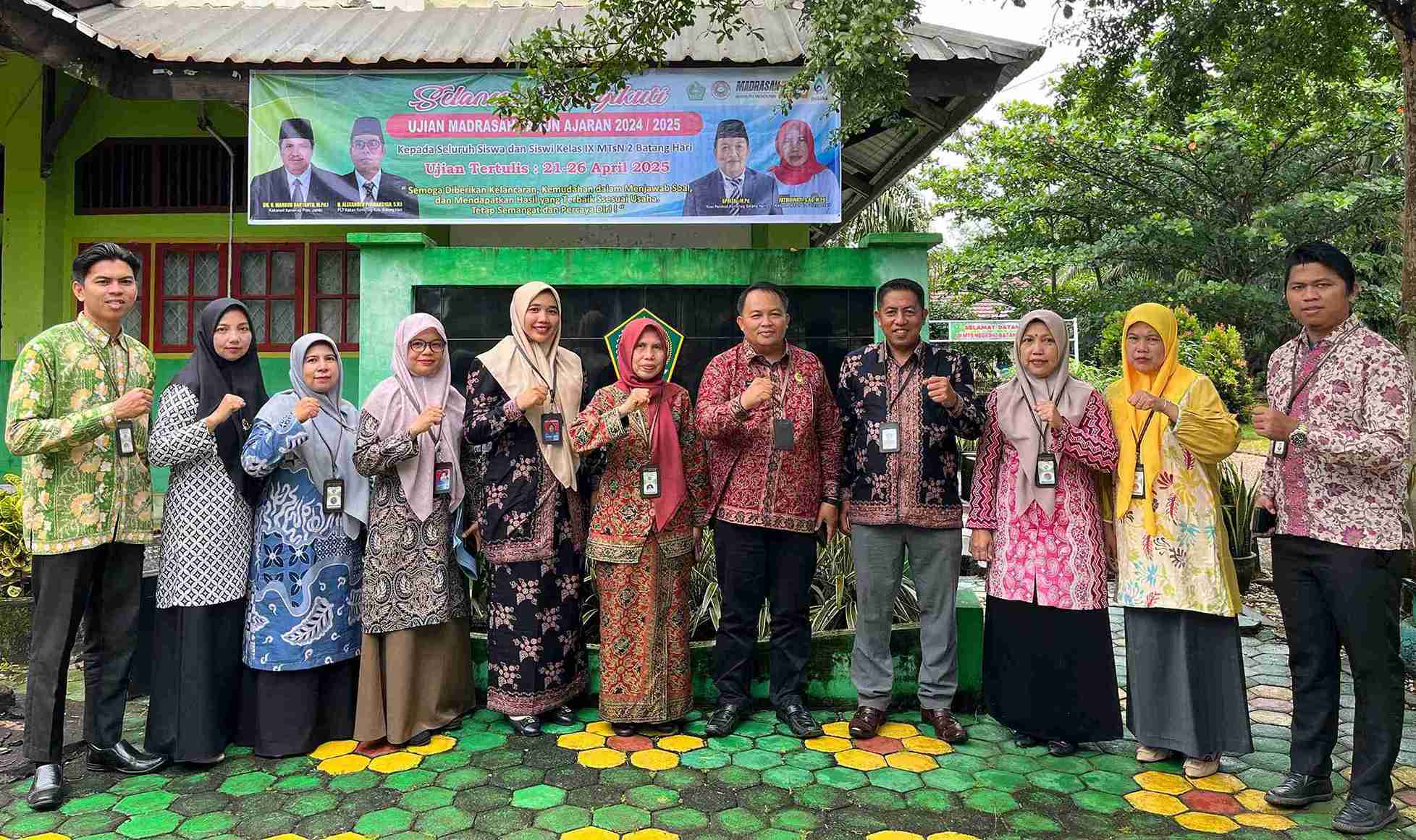 Monev Pelaksanaan Ujian Madrasah 2025, Kasi Penmad Kunjungi MTsN 2  Batanghari