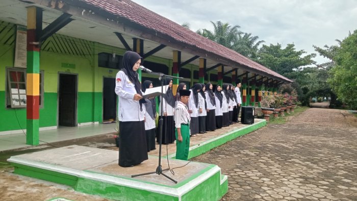 Pembina Upacara Tekankan Persiapan Mental dan Disiplin Belajar Jelang TKA