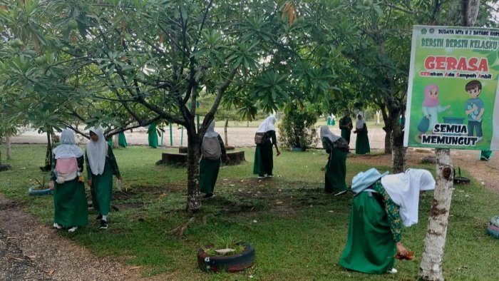 Pentingnya Menjaga Kebersihan dan Kenyamanan di Lingkungan Madrasah