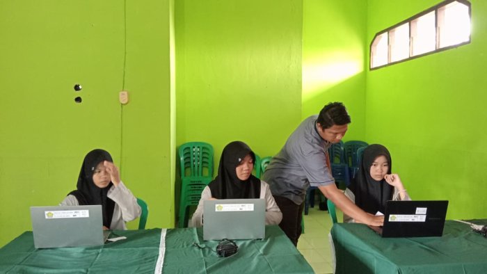 Siswi MTsN 2 Batang Hari Raih Perak dan Perunggu di ISO 2025